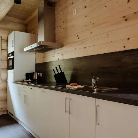 Luxury Near Slopes Apartment *